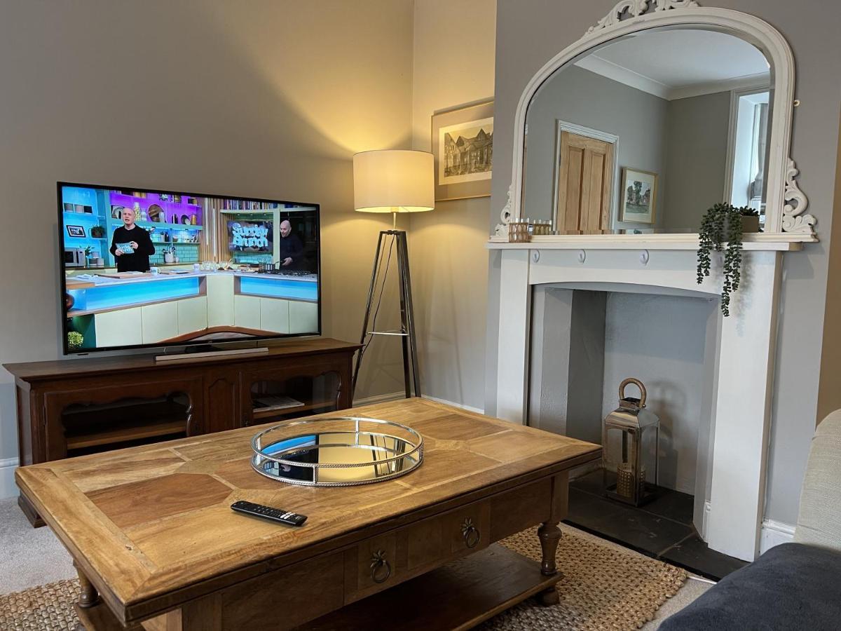 Luxurious Victorian Villa With Parking Sleeps Six Bury St. Edmunds Ngoại thất bức ảnh
